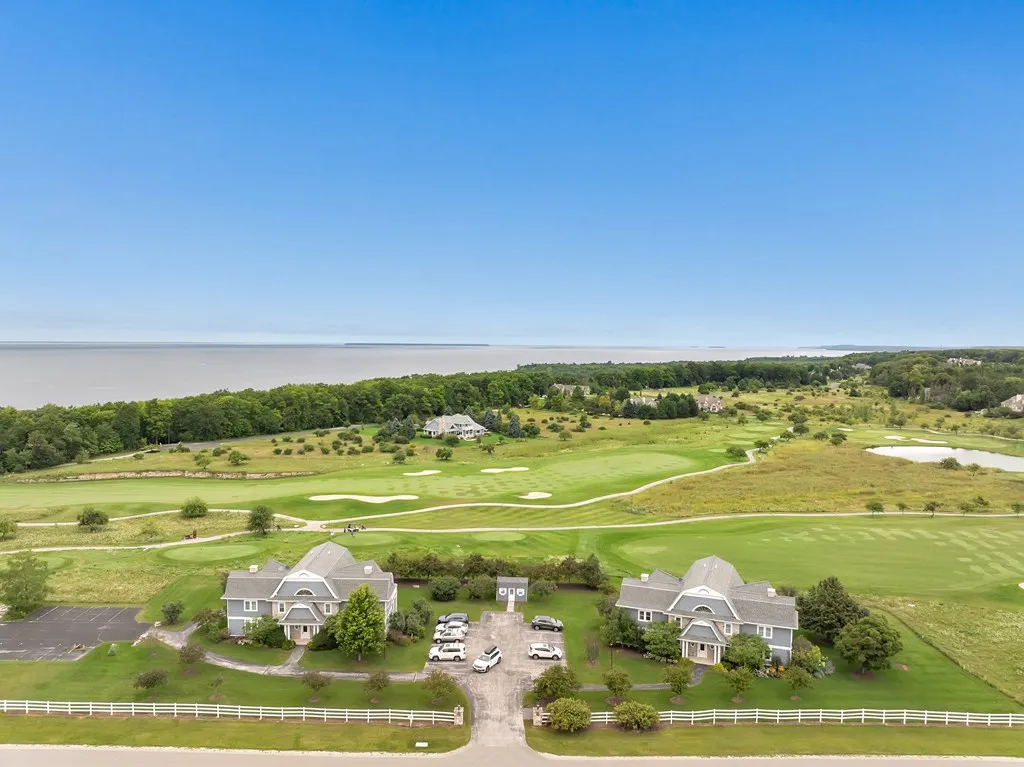 5280 Horseshoe Bay Rd # 6, Egg Harbor, Wisconsin 54209, 2 Bedrooms Bedrooms, ,2 BathroomsBathrooms,Condominium,For Sale,Horseshoe Bay Rd,144431