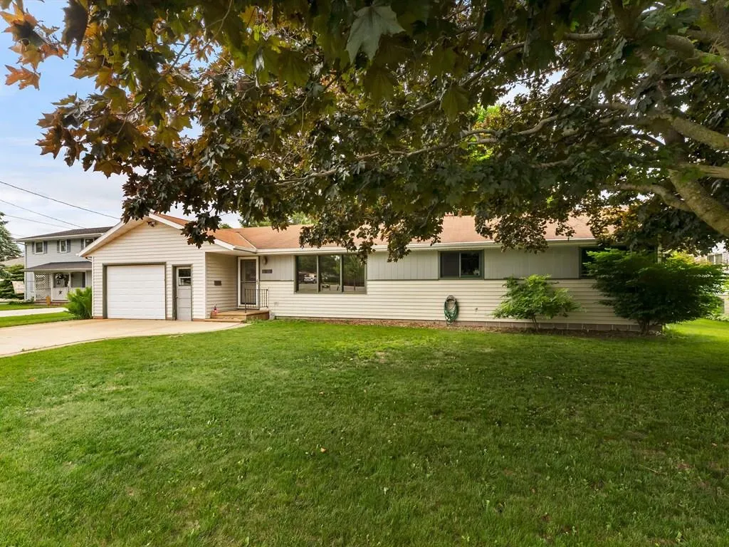 1753 Michigan St, Sturgeon Bay, Wisconsin 54235, 3 Bedrooms Bedrooms, ,2 BathroomsBathrooms,Inland-Residential,For Sale,Michigan St,144187