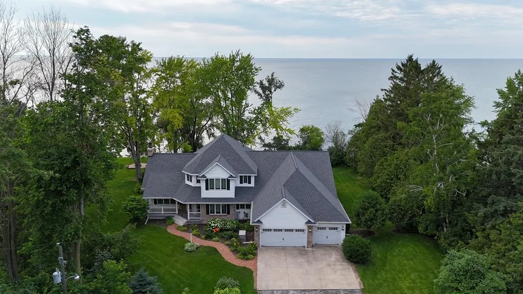 1461 N Bay Shore Dr, Brussels Wi 54204, 4 Bedrooms Bedrooms, ,4 BathroomsBathrooms,Waterfront-Residential,For Sale,N Bay Shore Rd,141817