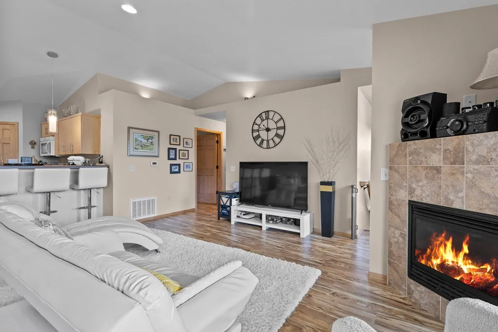 2410 Cherrywood Ln # 46, Sister Bay, Wisconsin 54234, 2 Bedrooms Bedrooms, ,2 BathroomsBathrooms,Condominium,For Sale,Cherrywood Ln,144279