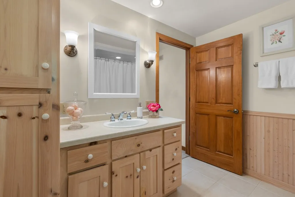 5282 W Shore Dr, Sturgeon Bay Wi 54235, 4 Bedrooms Bedrooms, ,5 BathroomsBathrooms,Waterfront-Residential,For Sale,W Shore Dr,143900