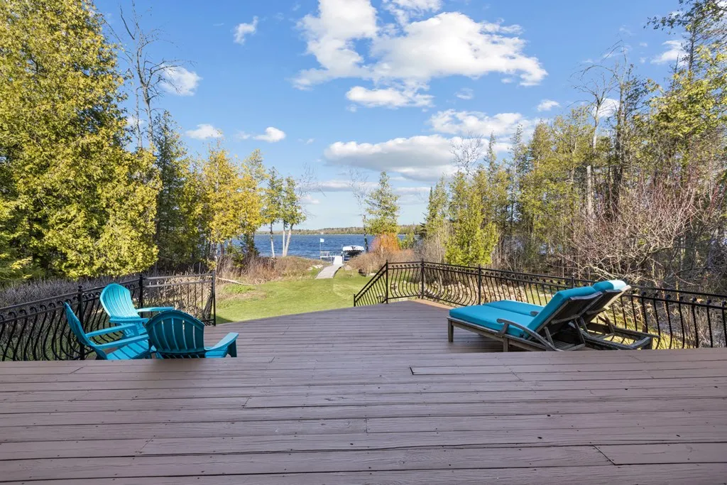 5282 W Shore Dr, Sturgeon Bay Wi 54235, 4 Bedrooms Bedrooms, ,5 BathroomsBathrooms,Waterfront-Residential,For Sale,W Shore Dr,143900
