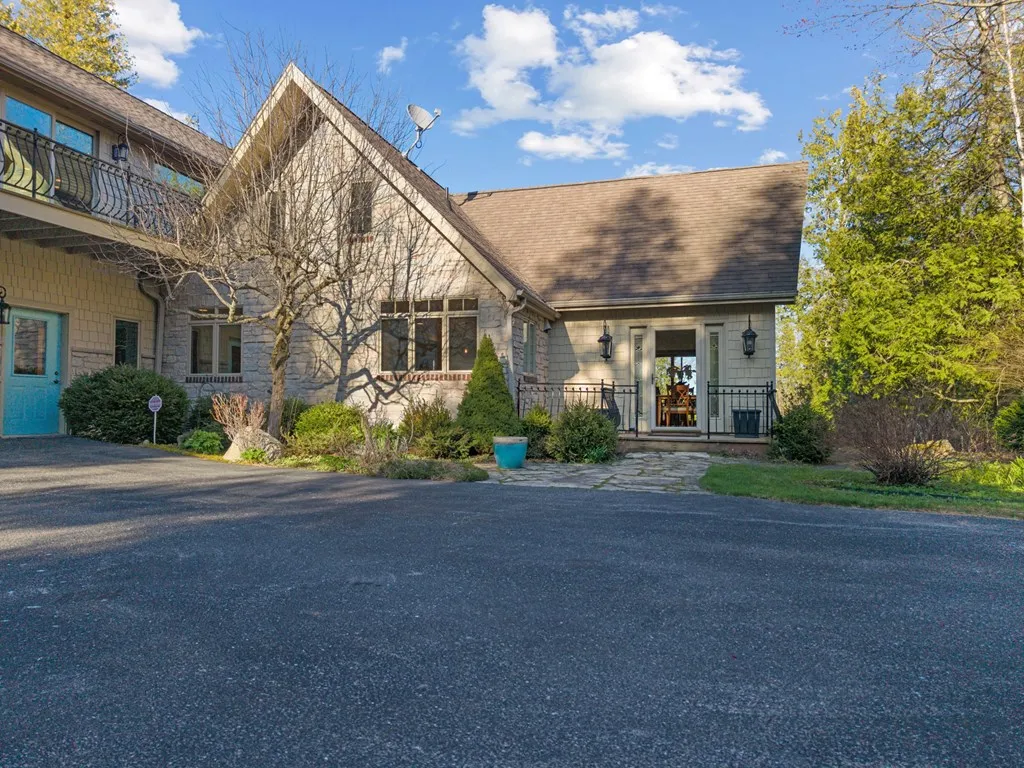 5282 W Shore Dr, Sturgeon Bay Wi 54235, 4 Bedrooms Bedrooms, ,5 BathroomsBathrooms,Waterfront-Residential,For Sale,W Shore Dr,143900