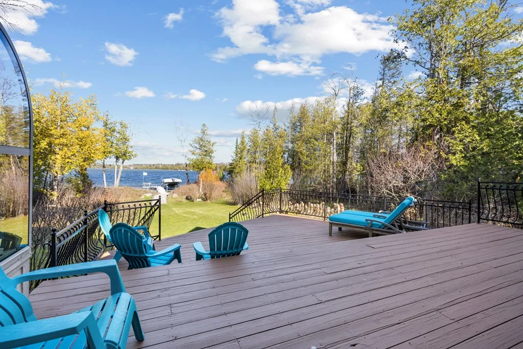 5282 W Shore Dr, Sturgeon Bay Wi 54235, 4 Bedrooms Bedrooms, ,5 BathroomsBathrooms,Waterfront-Residential,For Sale,W Shore Dr,143900