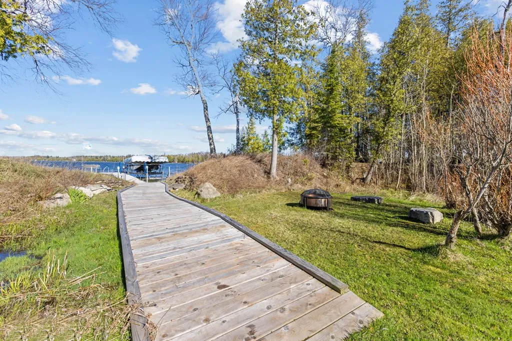 5282 W Shore Dr, Sturgeon Bay Wi 54235, 4 Bedrooms Bedrooms, ,5 BathroomsBathrooms,Waterfront-Residential,For Sale,W Shore Dr,143900