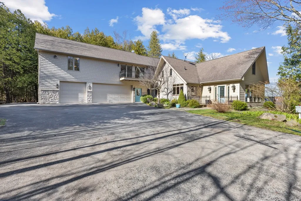 5282 W Shore Dr, Sturgeon Bay Wi 54235, 4 Bedrooms Bedrooms, ,5 BathroomsBathrooms,Waterfront-Residential,For Sale,W Shore Dr,143900