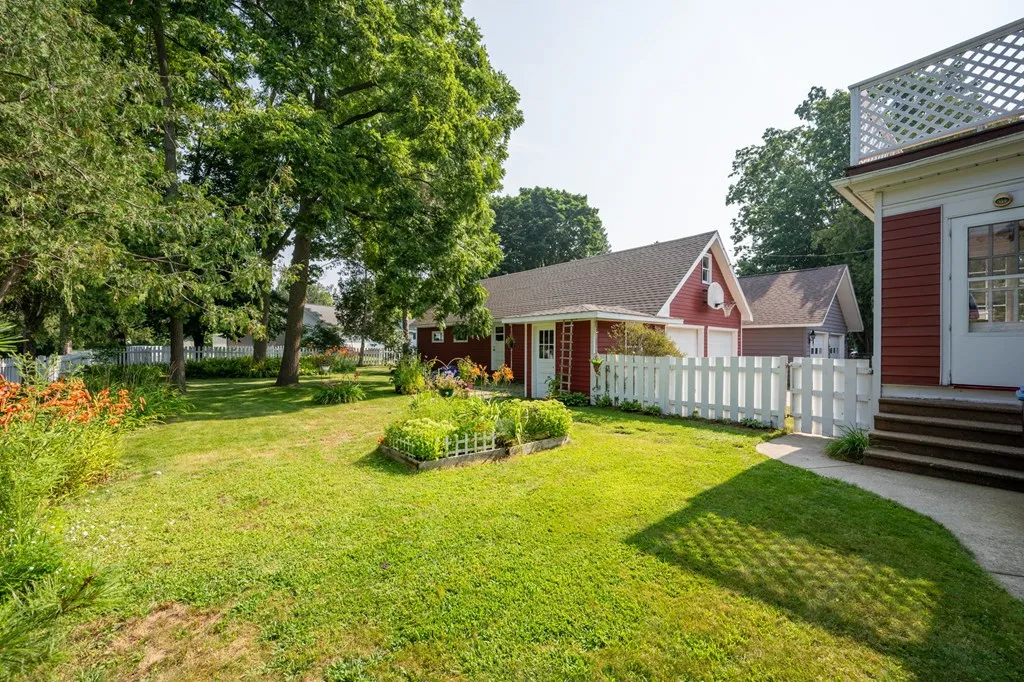 936 Memorial Dr, Sturgeon Bay, Wisconsin 54235, 4 Bedrooms Bedrooms, ,2 BathroomsBathrooms,Waterfront-Residential,For Sale,Memorial Dr,144529