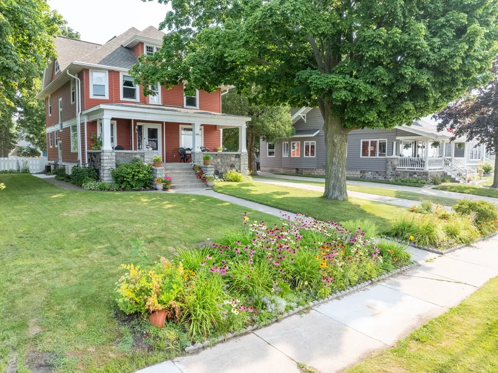 936 Memorial Dr, Sturgeon Bay, Wisconsin 54235, 4 Bedrooms Bedrooms, ,2 BathroomsBathrooms,Waterfront-Residential,For Sale,Memorial Dr,144529