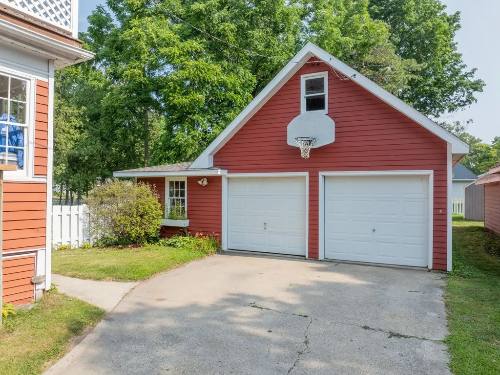 936 Memorial Dr, Sturgeon Bay, Wisconsin 54235, 4 Bedrooms Bedrooms, ,2 BathroomsBathrooms,Waterfront-Residential,For Sale,Memorial Dr,144529