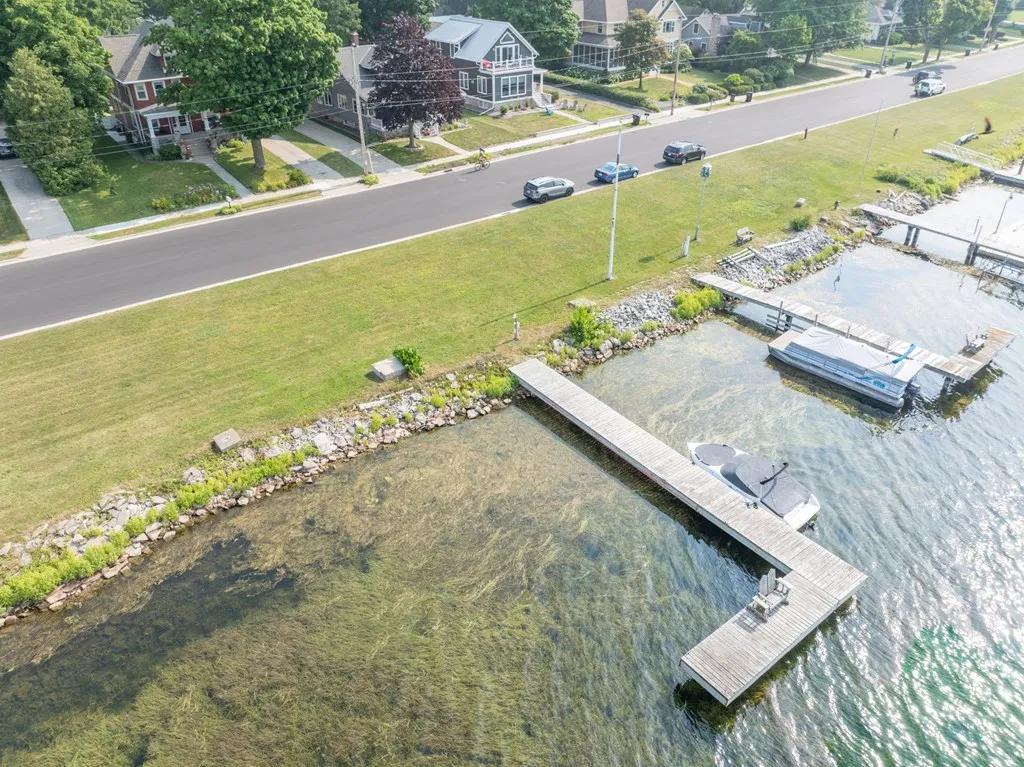 936 Memorial Dr, Sturgeon Bay, Wisconsin 54235, 4 Bedrooms Bedrooms, ,2 BathroomsBathrooms,Waterfront-Residential,For Sale,Memorial Dr,144529