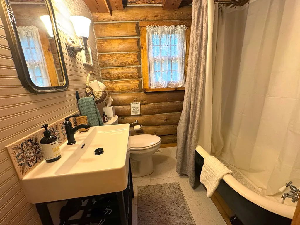 1205 East Side Rd, Washington Island, Wisconsin 54246, 3 Bedrooms Bedrooms, ,2 BathroomsBathrooms,Inland-Residential,For Sale,East Side Rd,144417