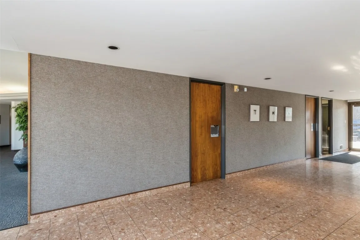restrooms in lobby