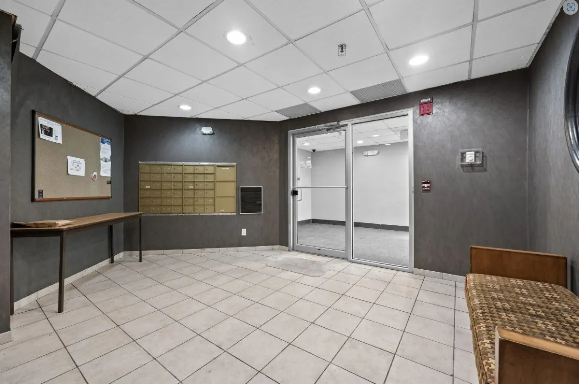 Main Entrance/Mailboxes
