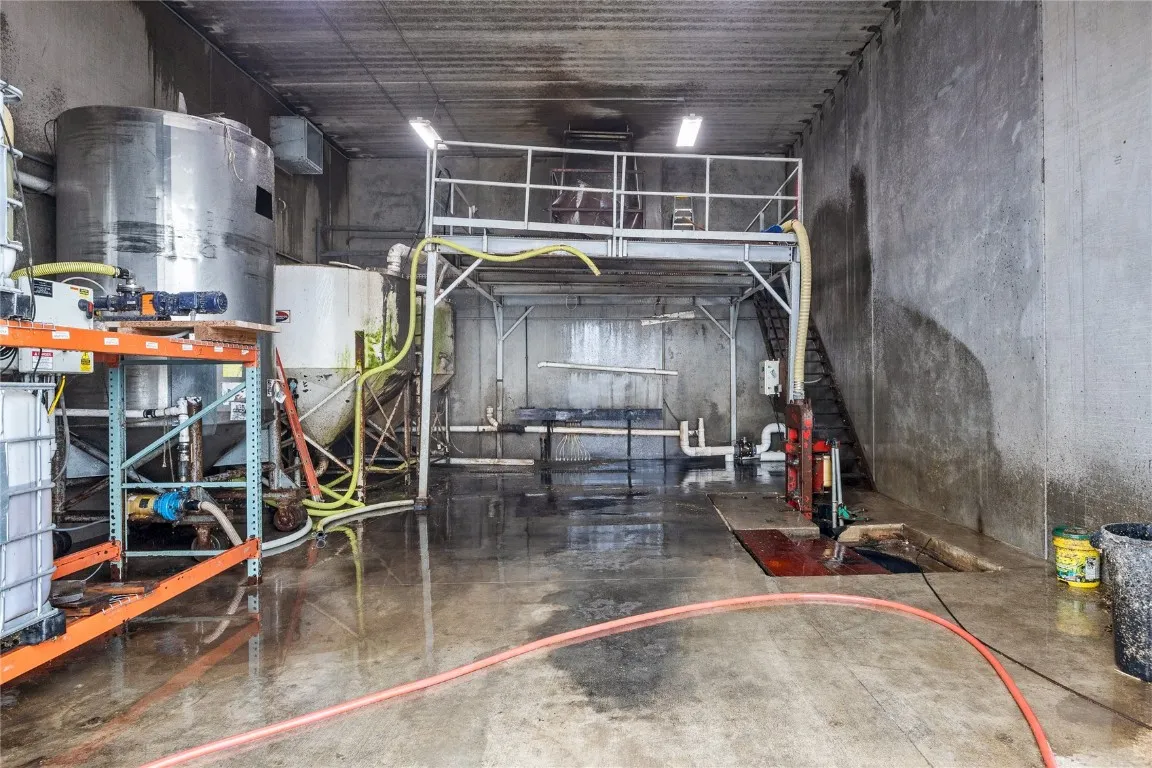 Cistern/Lift Room