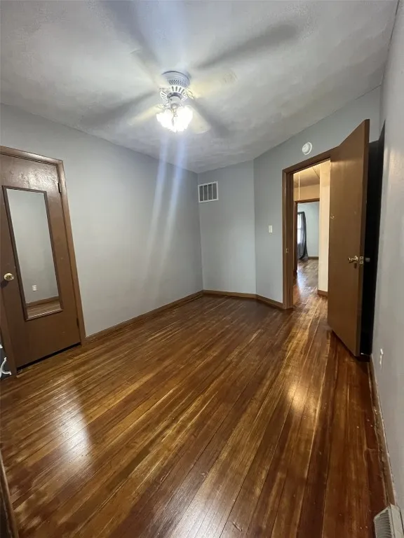 Sitting room/small bedroom near sun porch, south facing