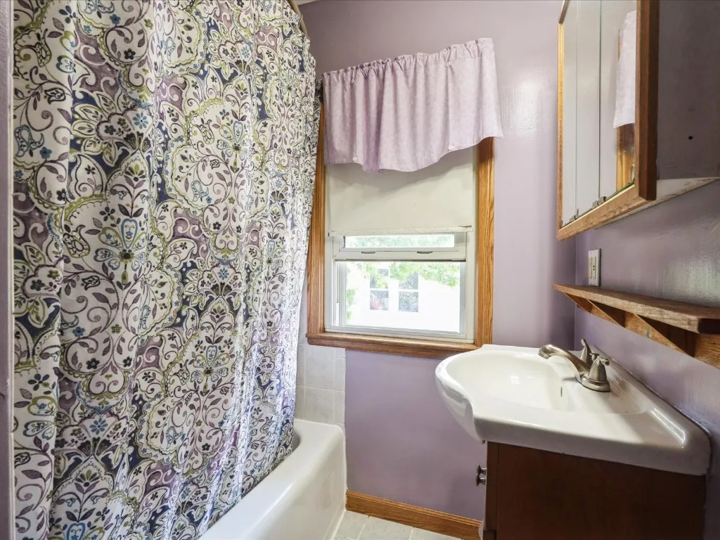 2nd floor bath