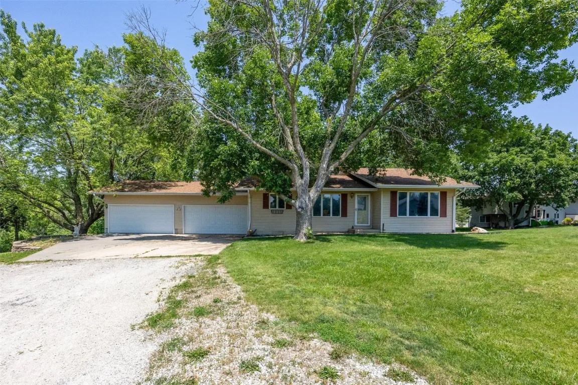 3 Bedrooms Bedrooms, ,3 BathroomsBathrooms,Residential,2914 Windy Ridge, Swisher, Iowa 52338,2503291