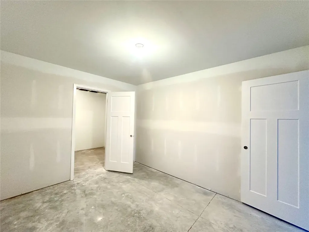 This room can be finished to provide an office or non-conforming 4th Bedroom. Cost To Finish - $2,500.