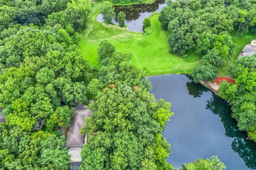 Neighborhood ponds nearby