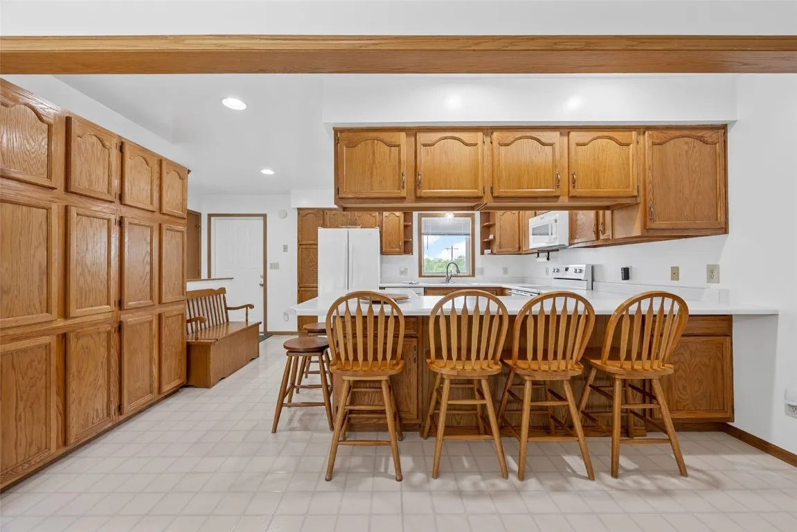 Breakfast bar for 6