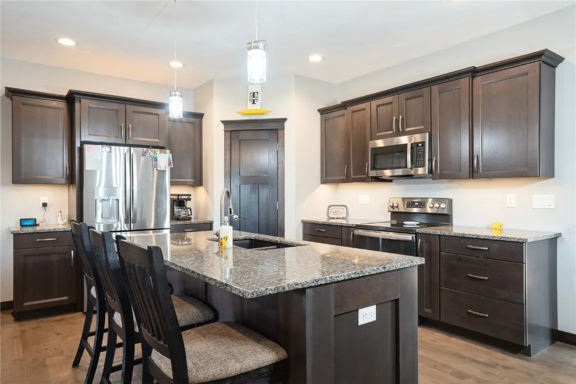 kitchen, big island