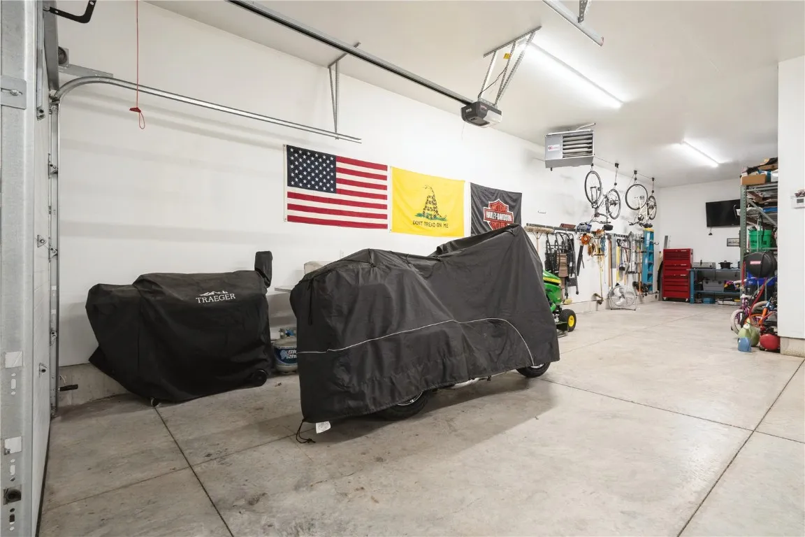 4 car garage, heated
