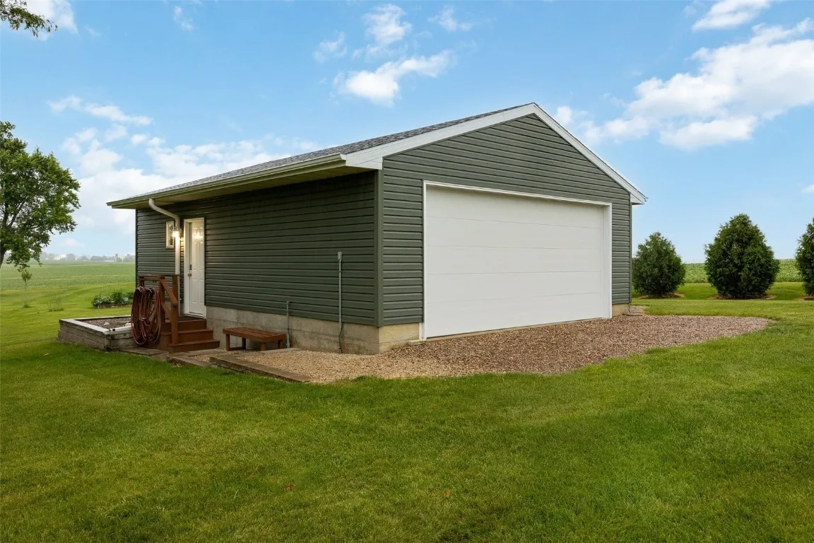 detached garage
