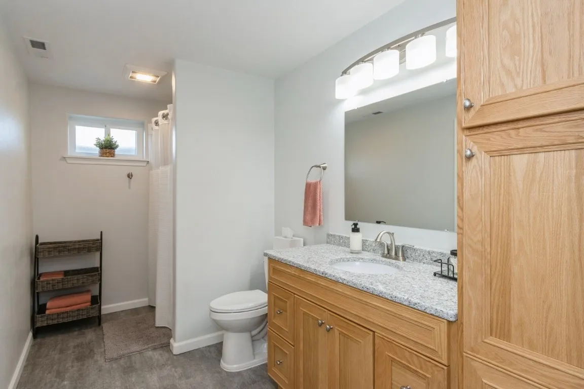 Lower Level Full Bath