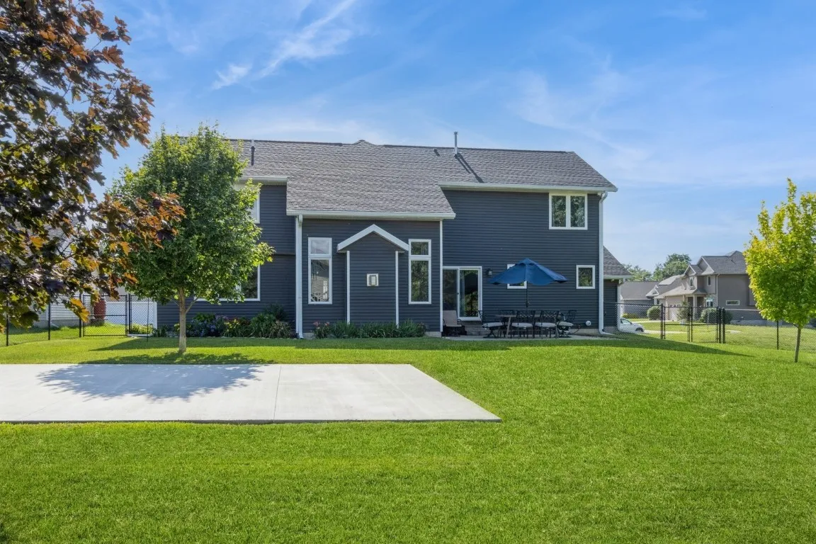  Exterior Back and Yard