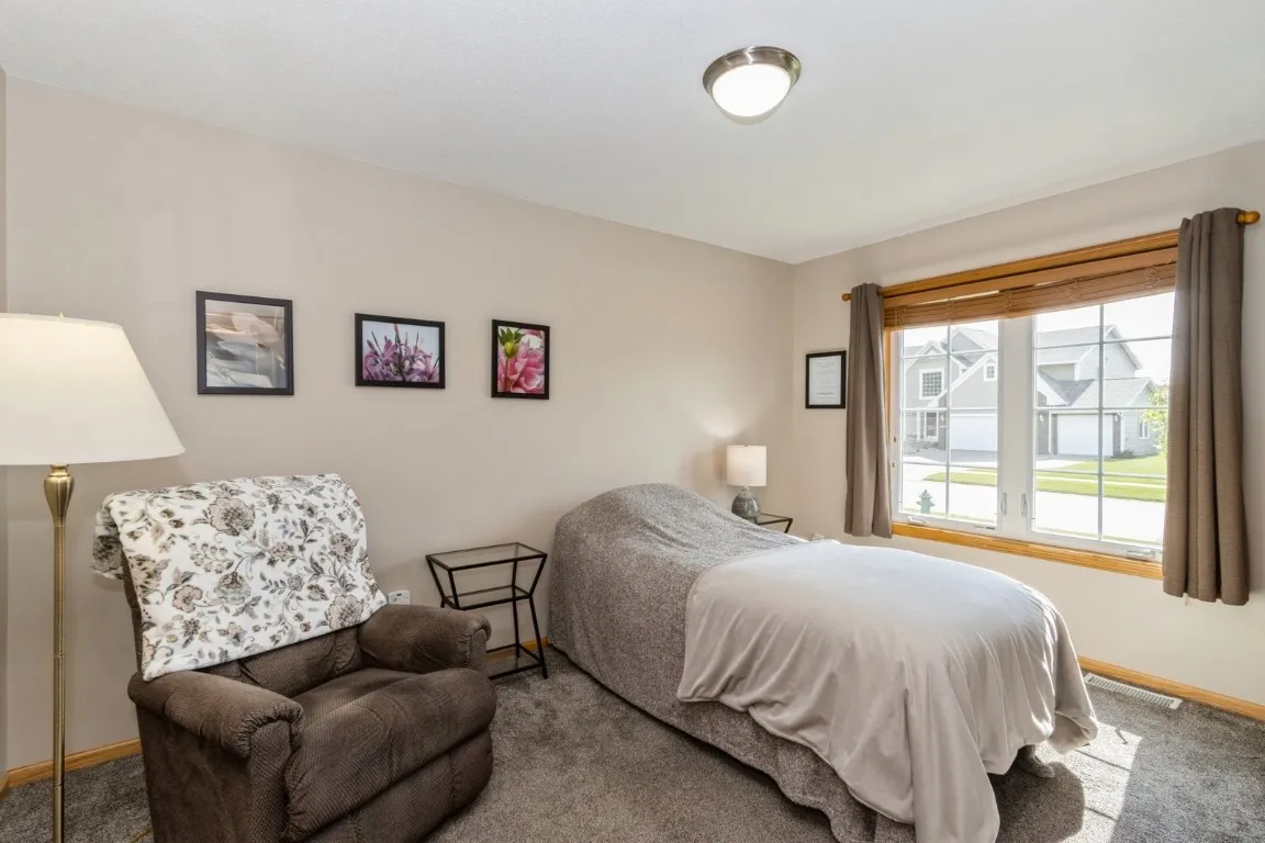 Den/Oiffice - Currently used as a Bedroom