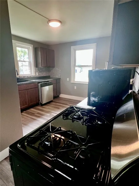 New gas stove & Dishwasher