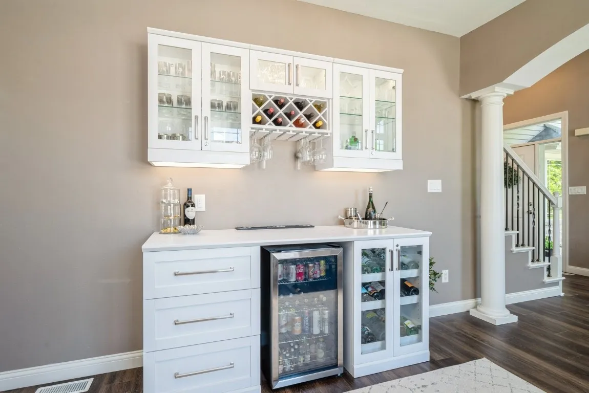 Kitchen - Dry Bar