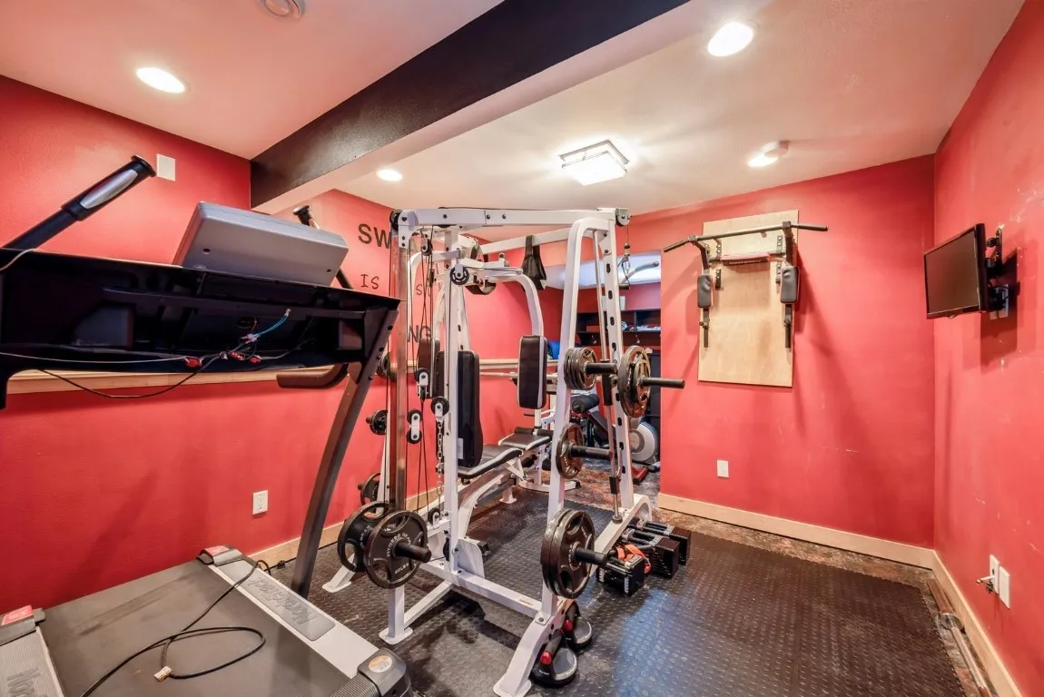 Lower Level Non Confirming/Bonus Room Currently used as a Gym