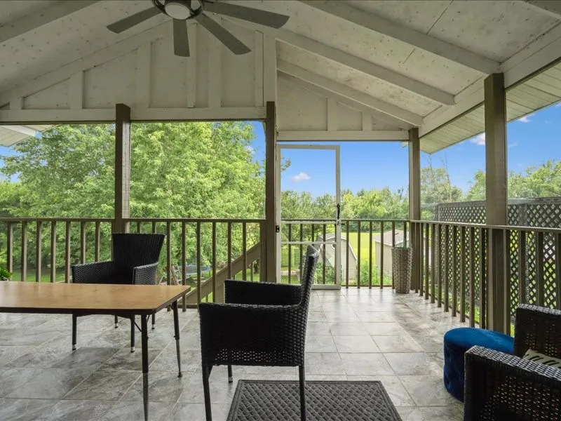 covered & screened deck
