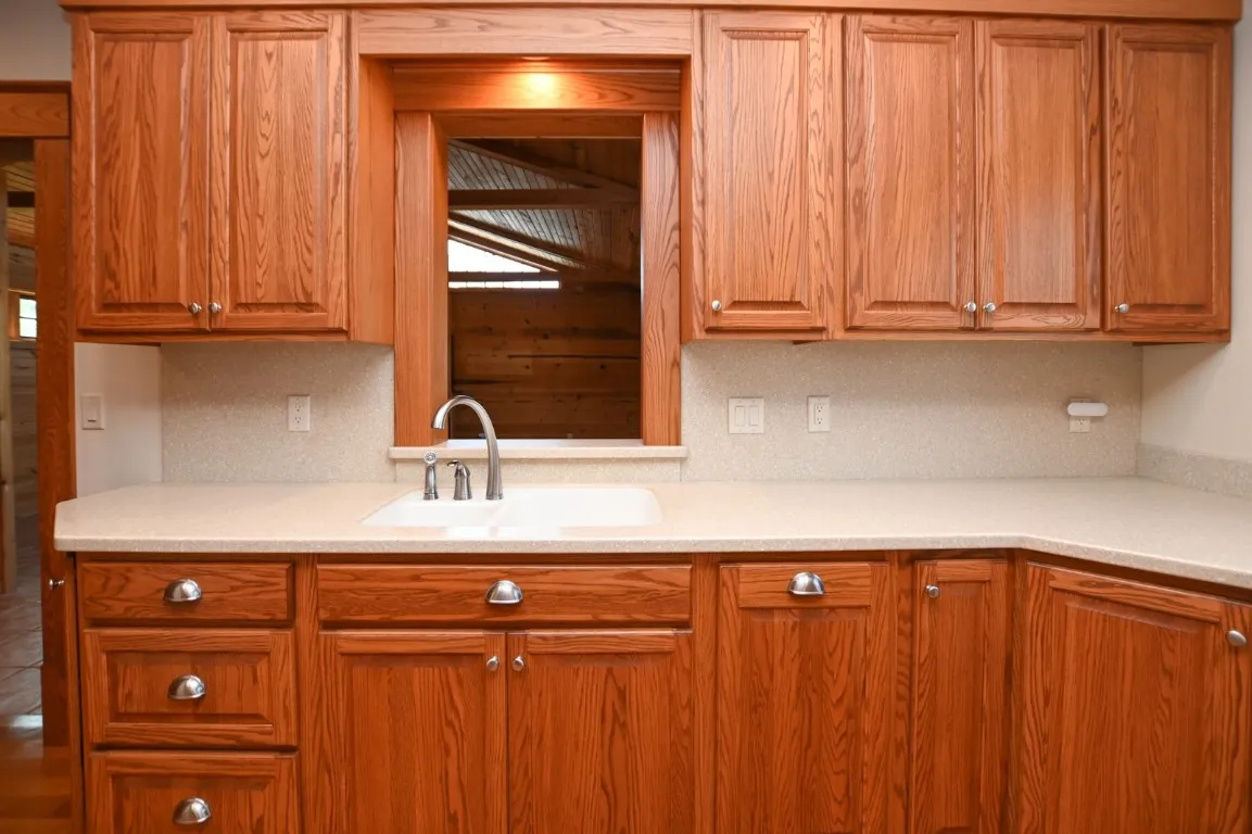 Serving window to the Great Room