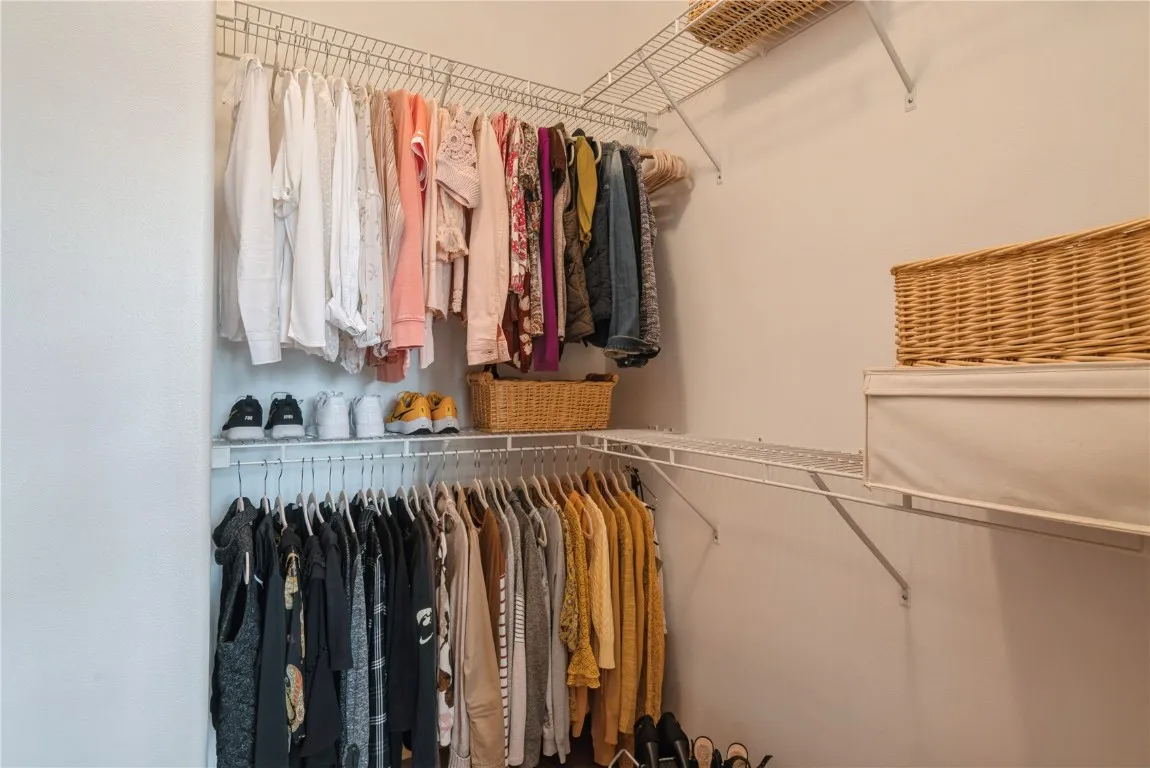 Walk-in Closet