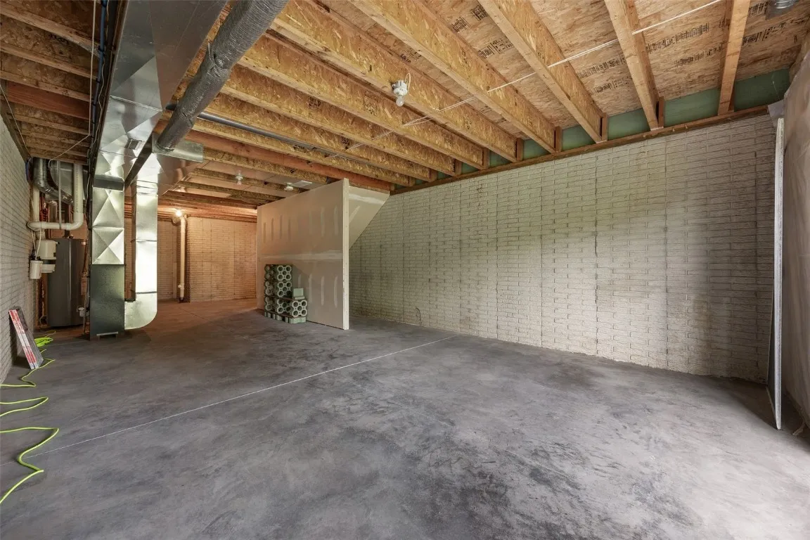 Endless possibilities for use of lower level.