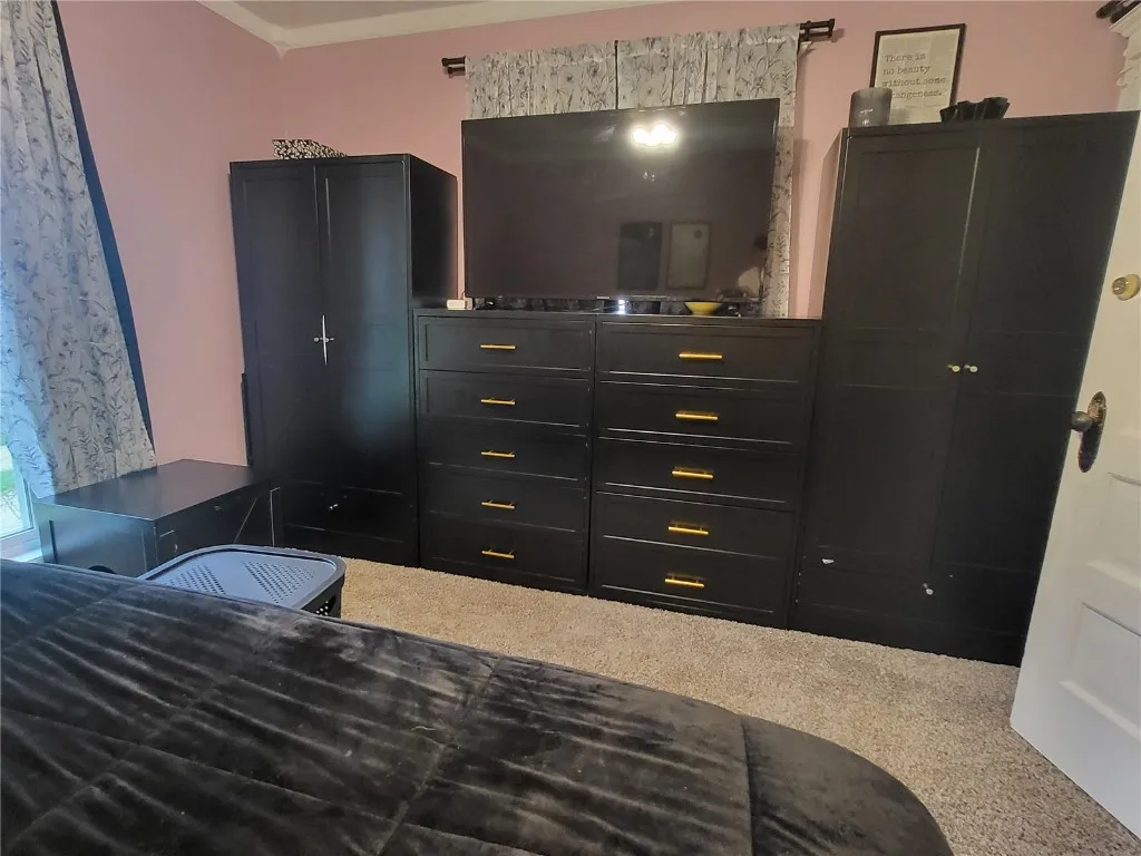 Primary bedroom organizer negotiable