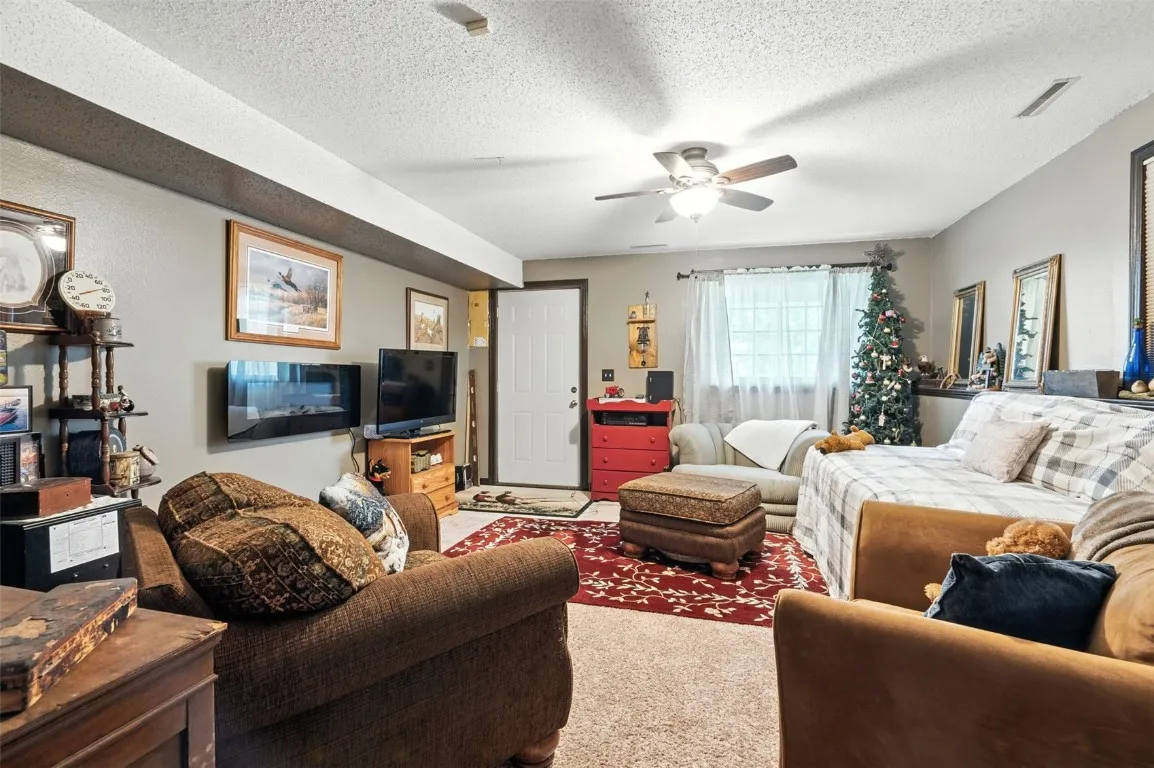 Amazing space and use for this price point and size    Bedroom ???? Office?   Tv room ???? YOU get to choose