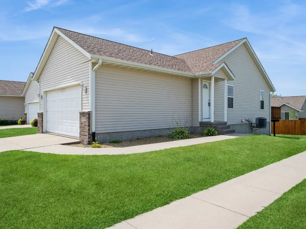 Nice corner lot