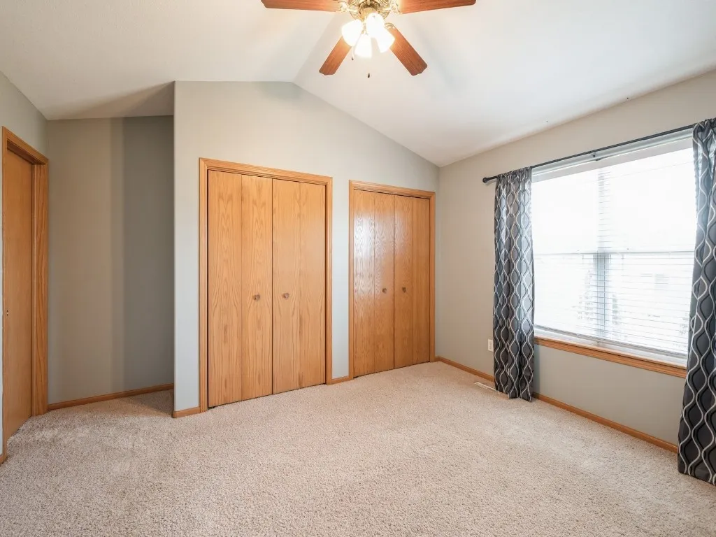 Dual closets in the primary