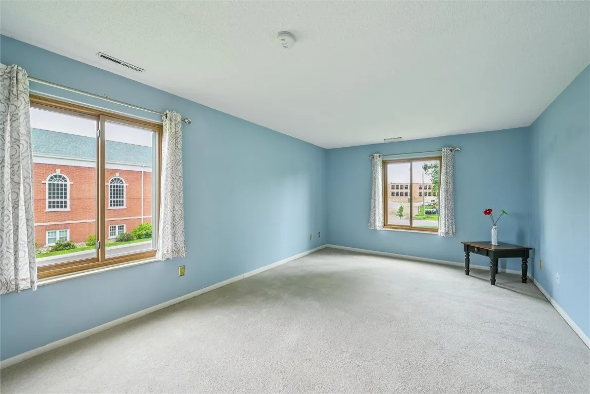 Master with 2 Windows