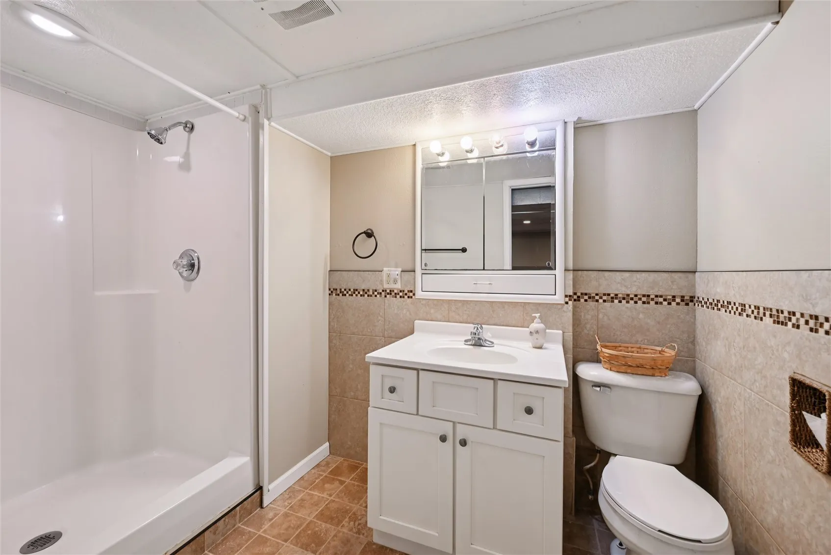 Lower level full bathroom