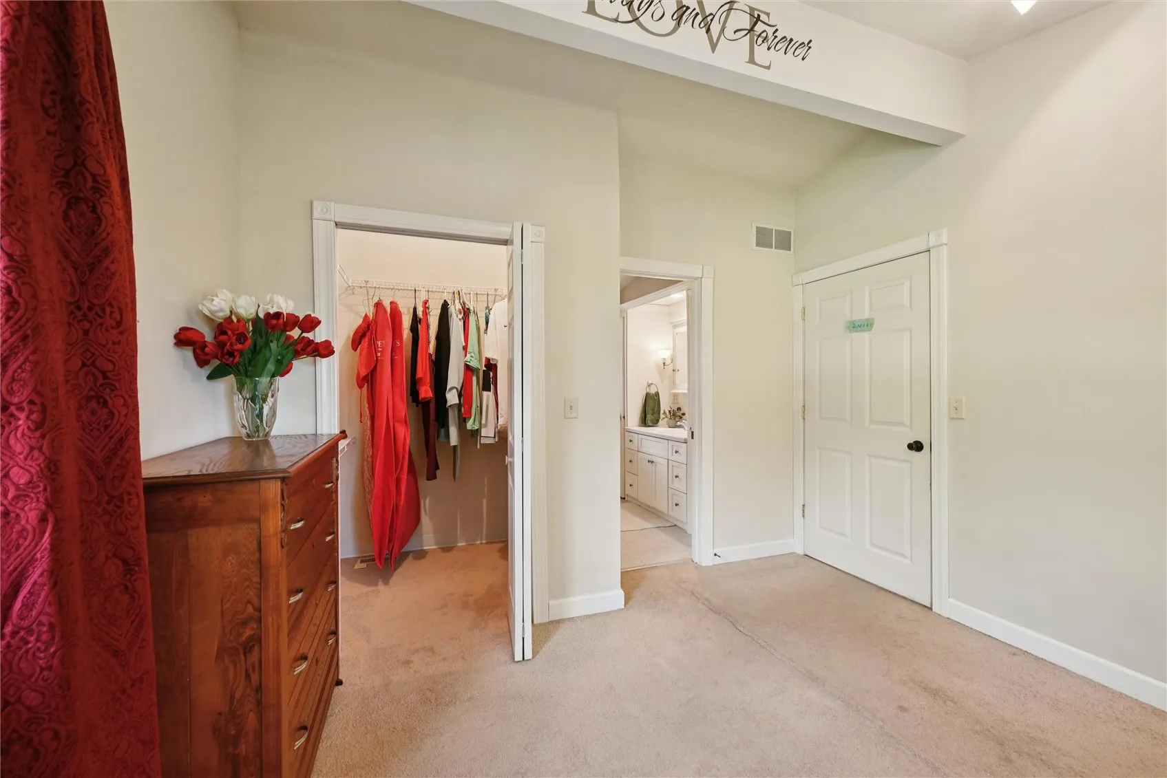 Walk-in closet