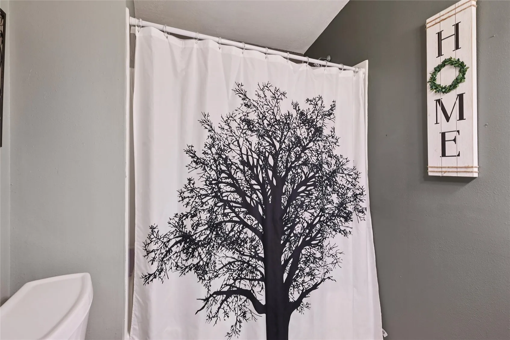 Hallway full bathroom