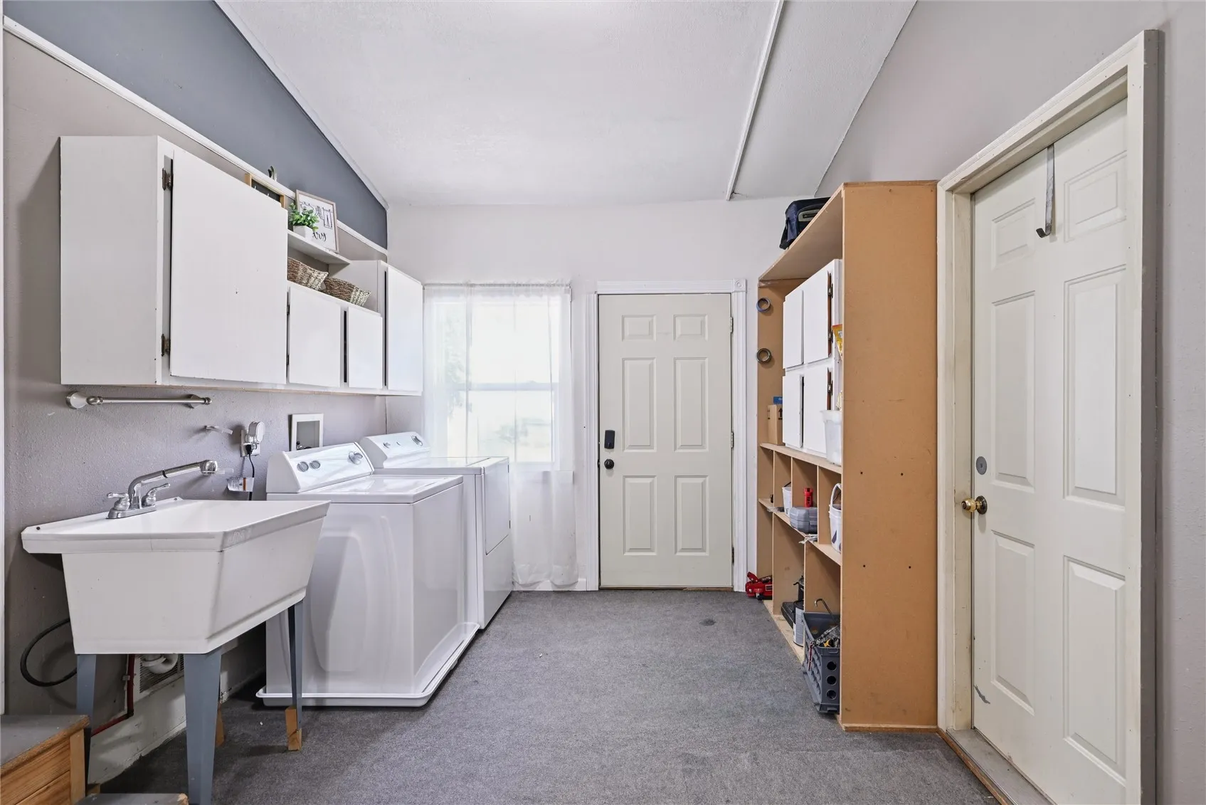 HUGE drop zone & laundry