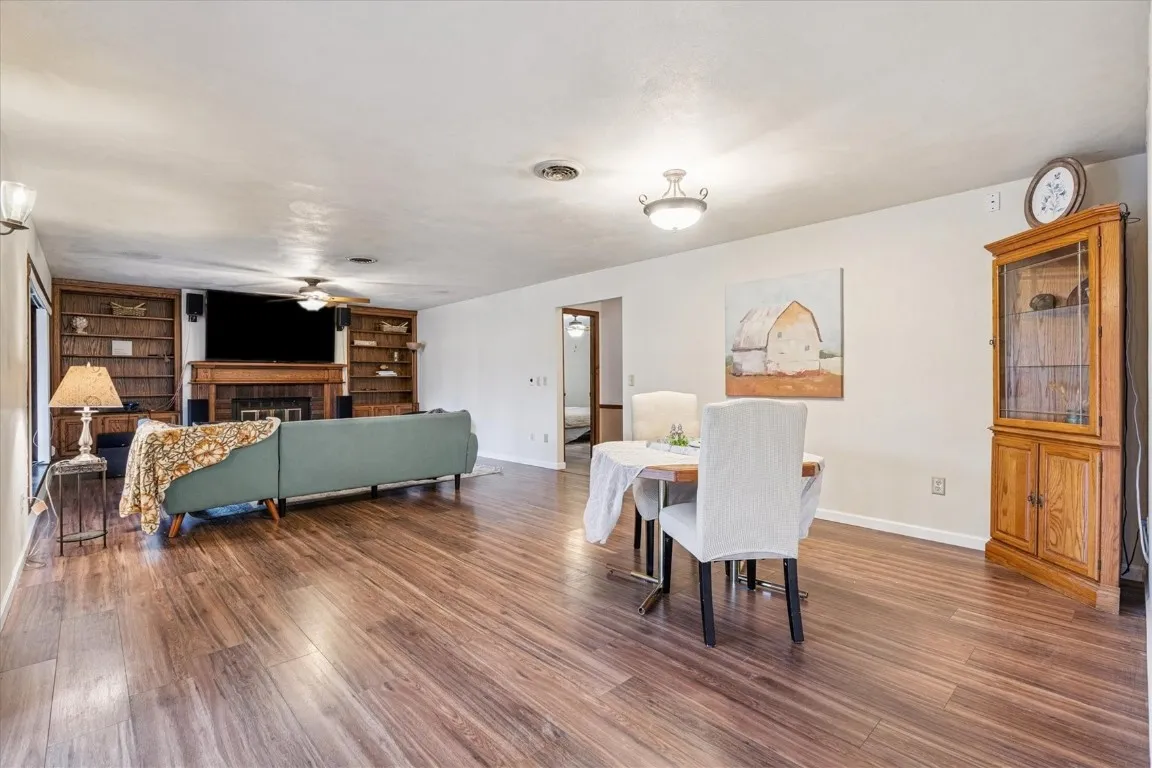 Dining/living room