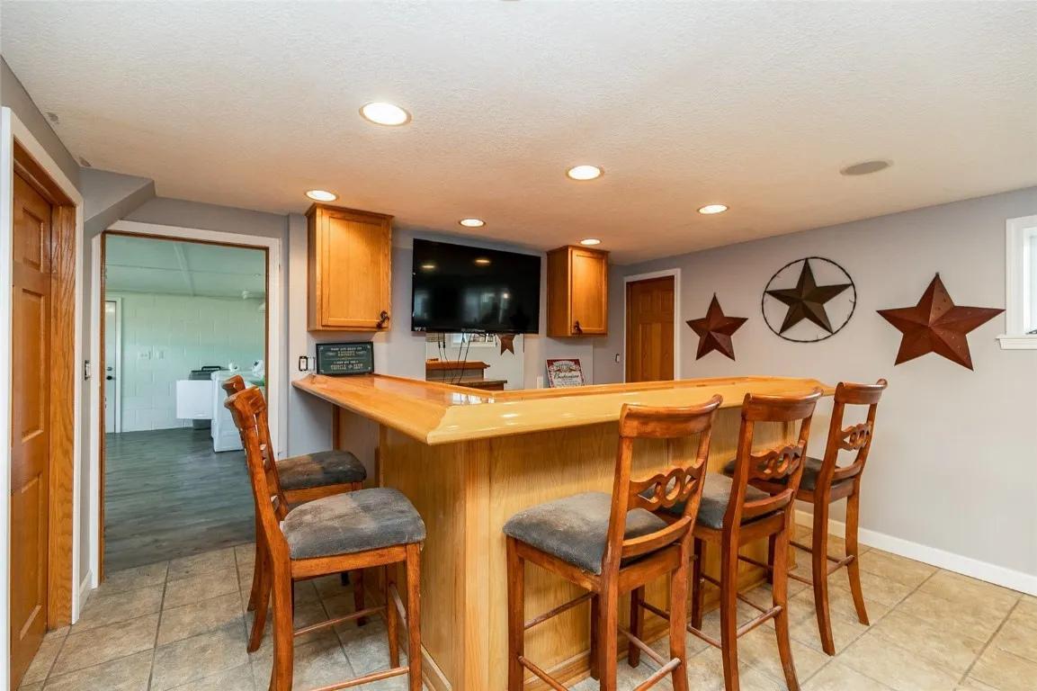 Lower Level Bar with Overhang