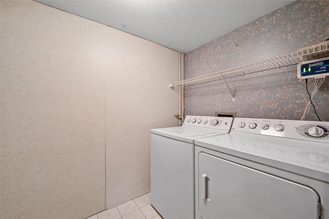 Laundry with Appliances