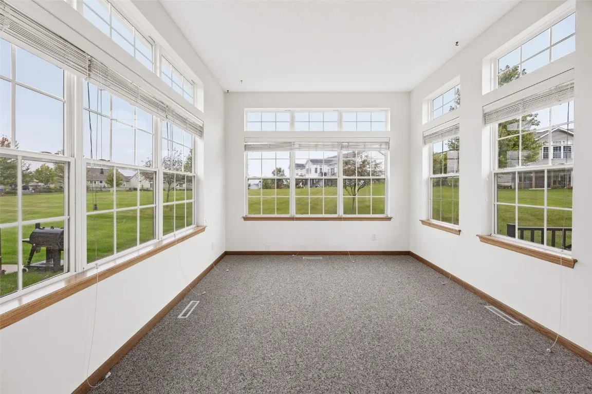 Bright 4 Season Room